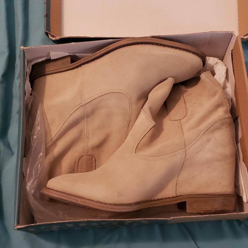 Women's boots